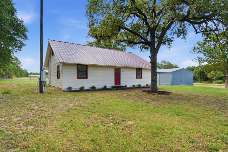 517 Sandy Oaks Road, Springtown TX 76082 - Photo 35