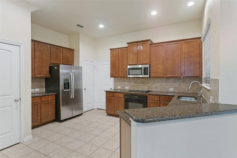 1613 Black Duck Terrace, Carrollton TX 75010 - Photo 7