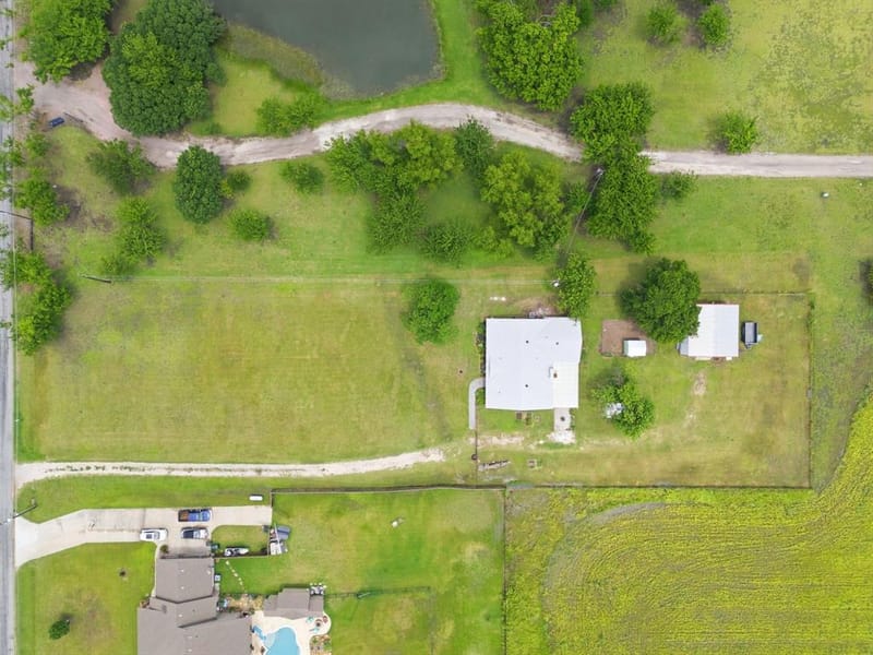 698 Hackberry Road, Van Alstyne TX 75495 - Photo 6