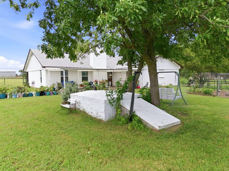 698 Hackberry Road, Van Alstyne TX 75495 - Photo 12