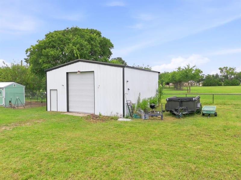 698 Hackberry Road, Van Alstyne TX 75495 - Photo 9