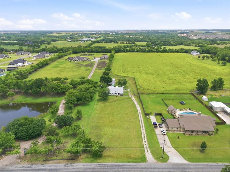 698 Hackberry Road, Van Alstyne TX 75495 - Photo 4