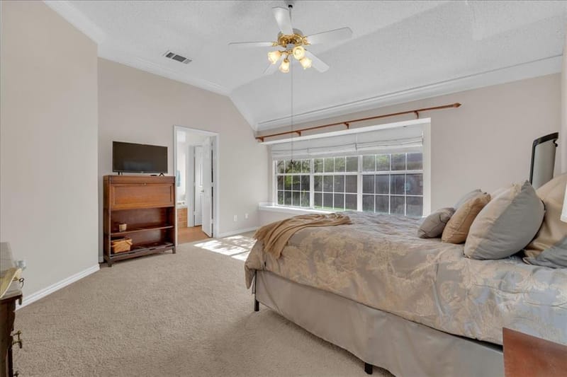 305 Moss Hill Road, Irving TX 75063 - Photo 17