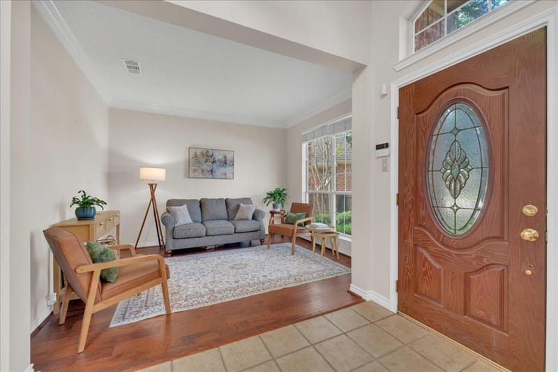 305 Moss Hill Road, Irving TX 75063 - Photo 9