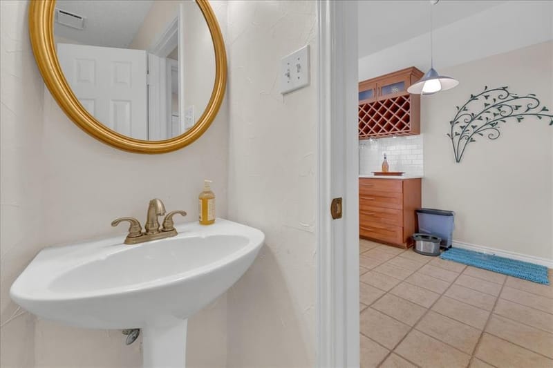 305 Moss Hill Road, Irving TX 75063 - Photo 15
