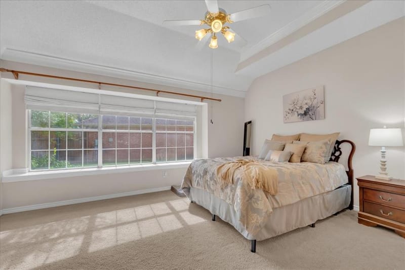 305 Moss Hill Road, Irving TX 75063 - Photo 4