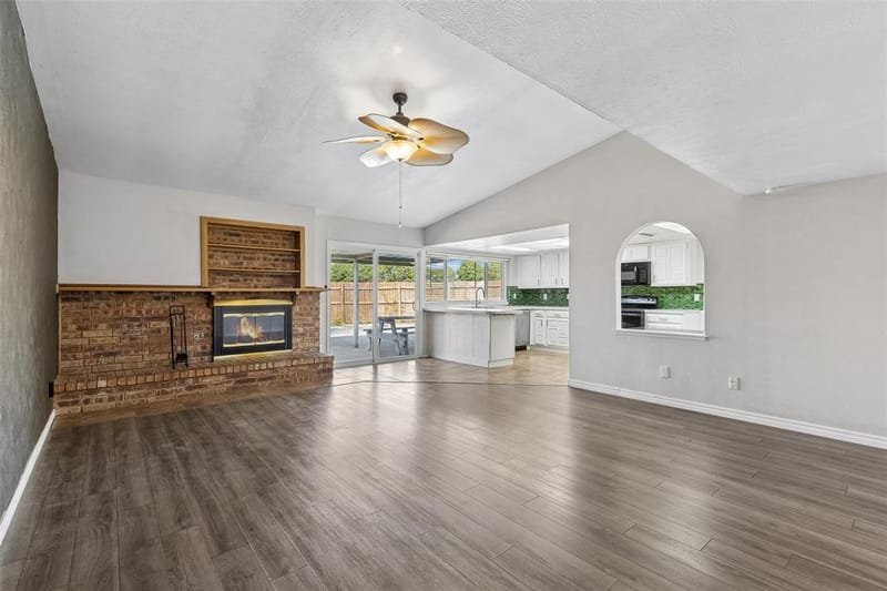 7319 Blackwillow Lane, Dallas TX 75249 - Photo 10