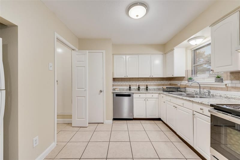727 Sara Drive, Mesquite TX 75149 - Photo 2