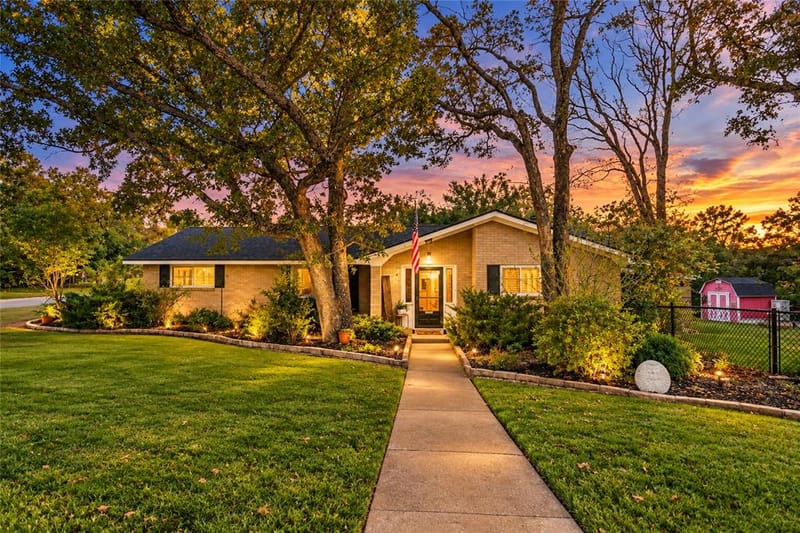 1800 W Hull Street, Denison TX 75020