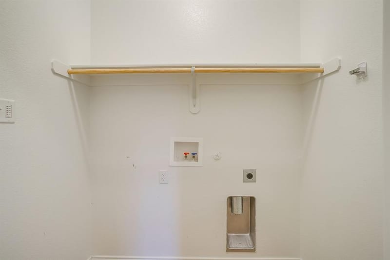 637 Brooks Street, Crowley TX 76036 - Photo 23