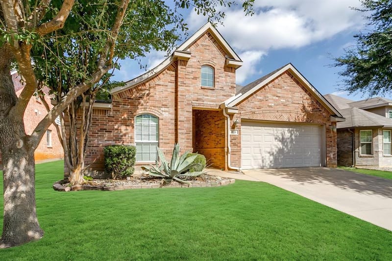 637 Brooks Street, Crowley TX 76036 - Photo 2