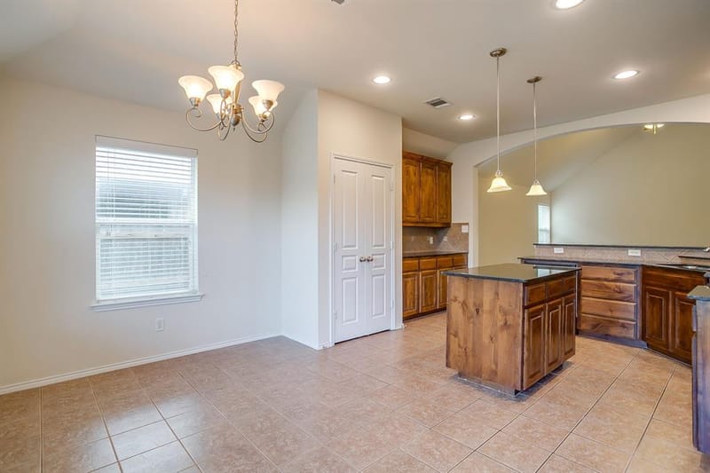 637 Brooks Street, Crowley TX 76036 - Photo 12