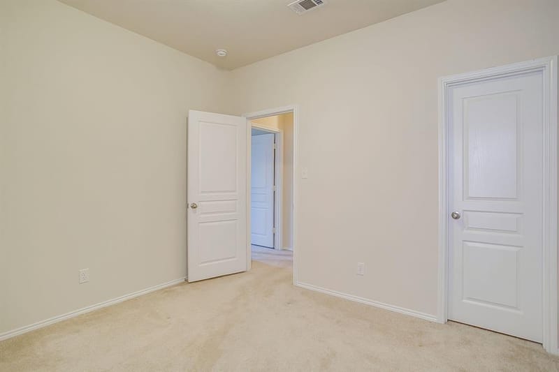 637 Brooks Street, Crowley TX 76036 - Photo 32