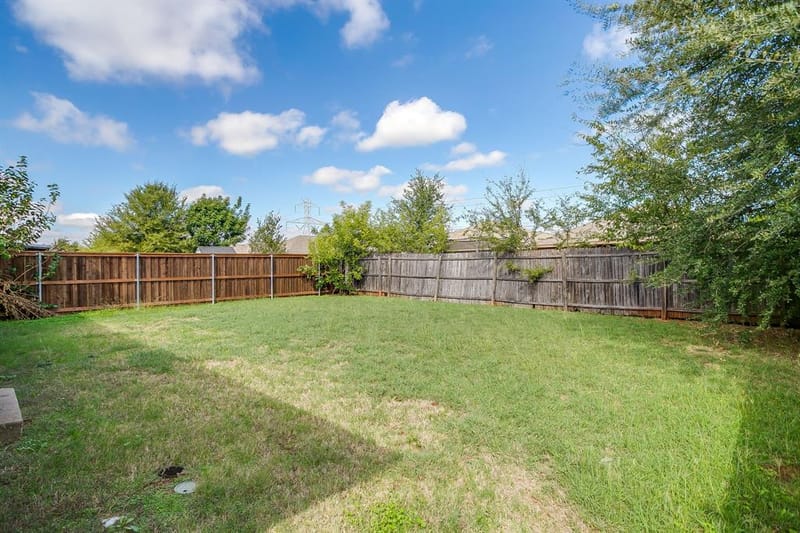 637 Brooks Street, Crowley TX 76036 - Photo 33