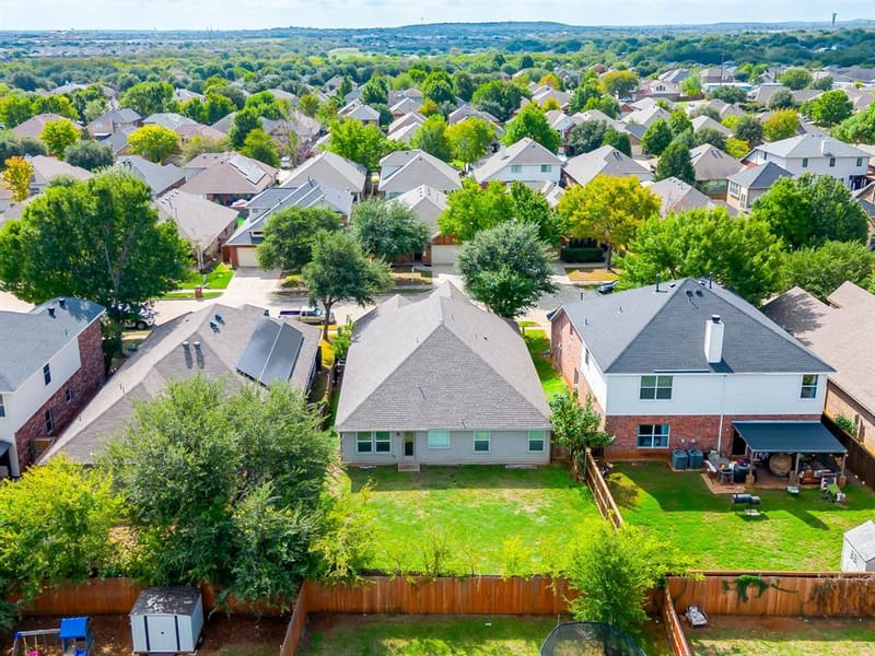 637 Brooks Street, Crowley TX 76036 - Photo 37