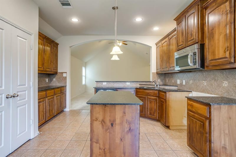 637 Brooks Street, Crowley TX 76036 - Photo 11