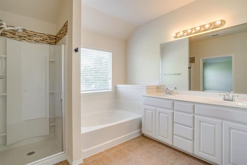 637 Brooks Street, Crowley TX 76036 - Photo 19