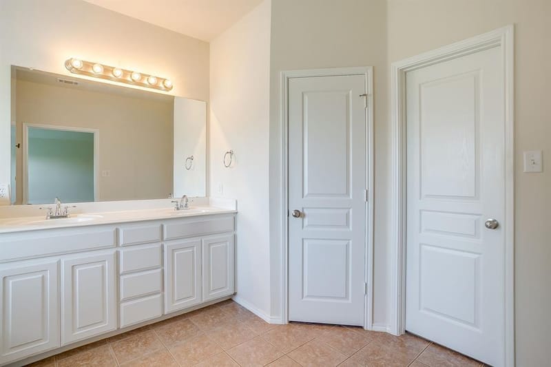 637 Brooks Street, Crowley TX 76036 - Photo 21