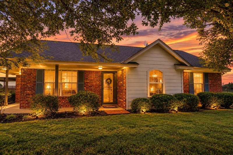 10720 Expedition Drive, Godley TX 76044 - Photo 2