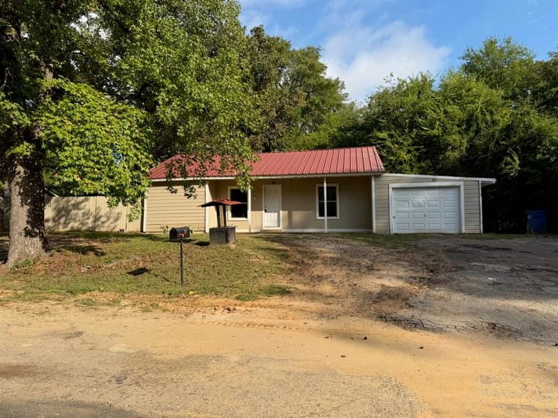 110 E Cate Street, Grand Saline TX 75140 - Photo 2
