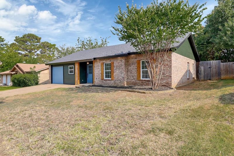 1913 Sandra Kay Lane, Arlington TX 76015 - Photo 3