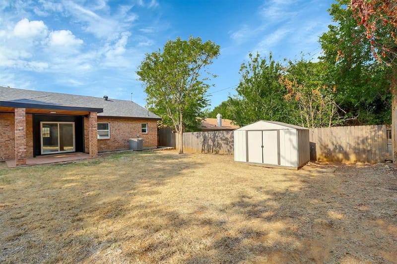 1913 Sandra Kay Lane, Arlington TX 76015 - Photo 28