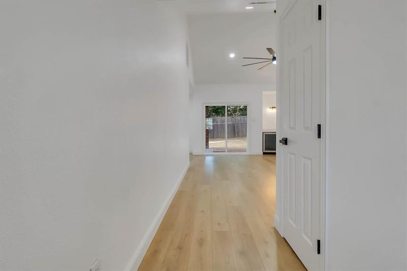1913 Sandra Kay Lane, Arlington TX 76015 - Photo 4