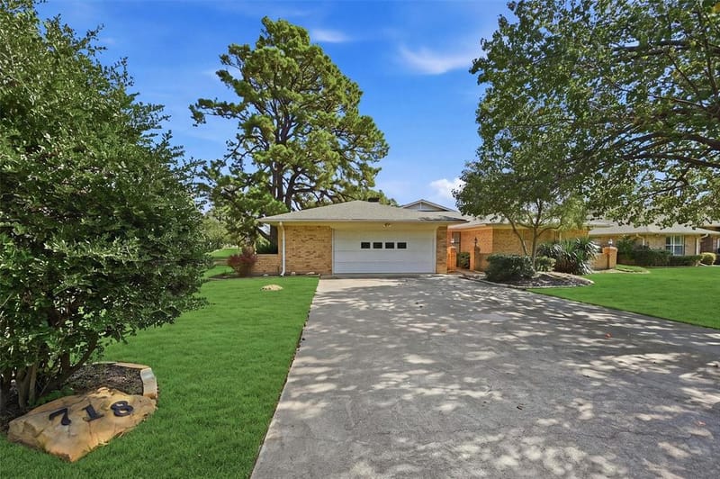 718 Kiowa Drive W, Lake Kiowa TX 76240 - Photo 2