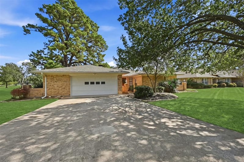 718 Kiowa Drive W, Lake Kiowa TX 76240 - Photo 3