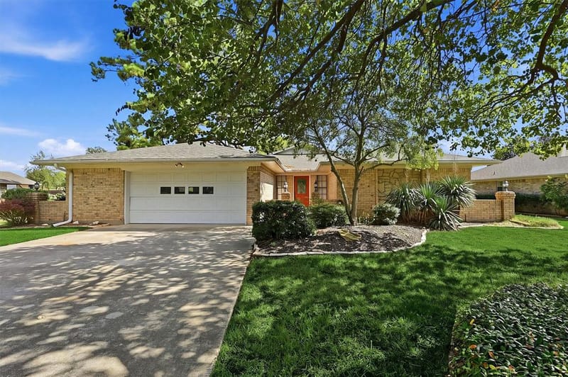 718 Kiowa Drive W, Lake Kiowa TX 76240