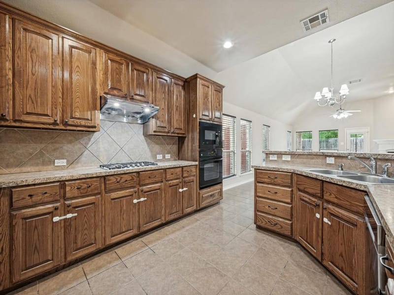 1513 Enchanted Rock Trail, McKinney TX 75072 - Photo 6