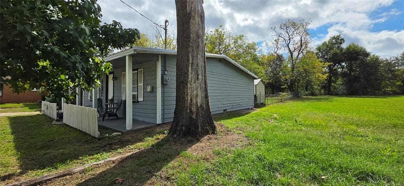 1713 W Frank Street, Grand Saline TX 75140 - Photo 6