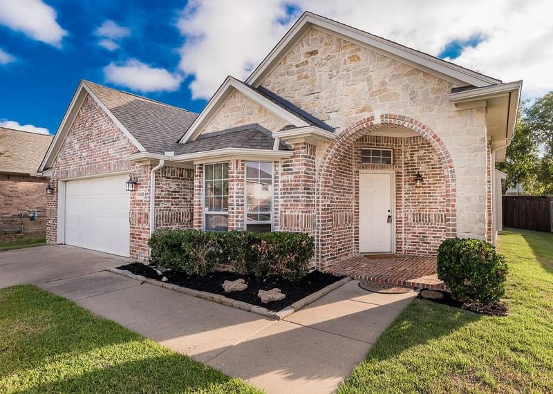 10508 Stoneside Trail, Fort Worth TX 76244 - Photo 2