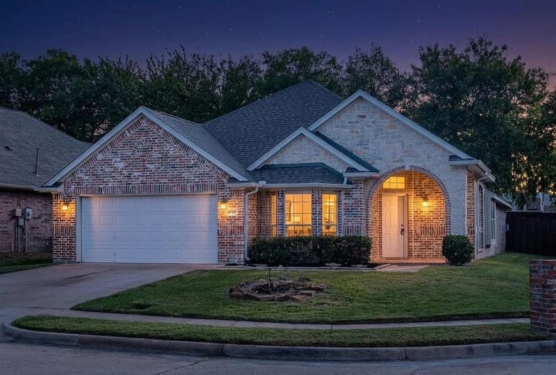 10508 Stoneside Trail, Fort Worth TX 76244
