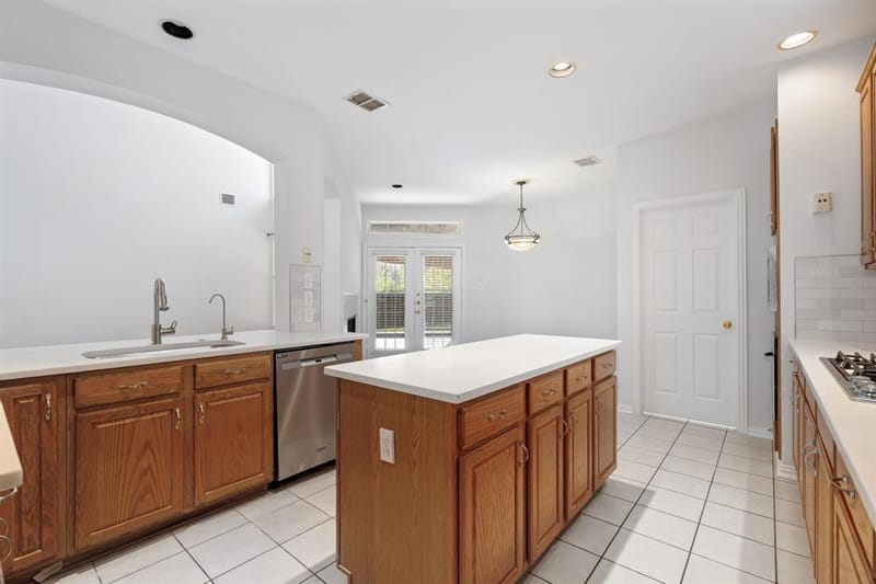 321 Andre Drive, Irving TX 75063 - Photo 13