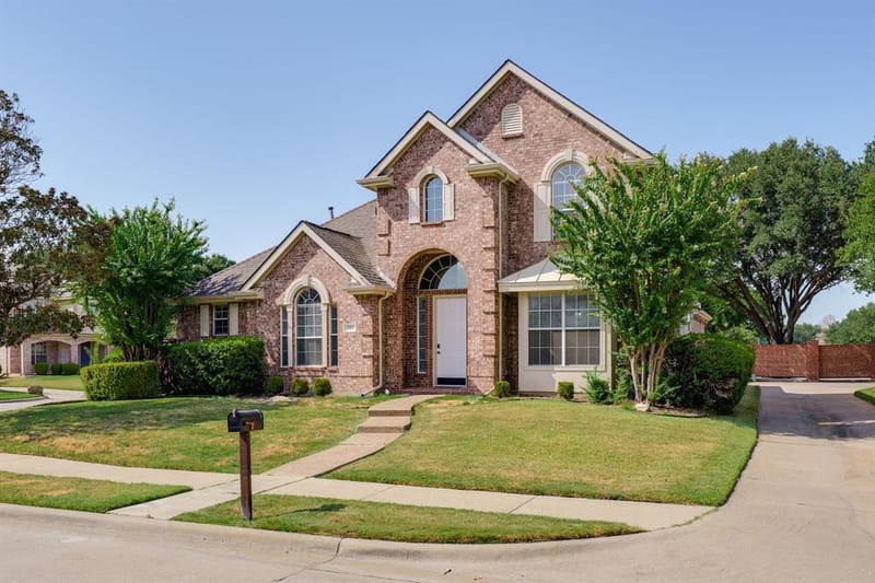 321 Andre Drive, Irving TX 75063 - Photo 3