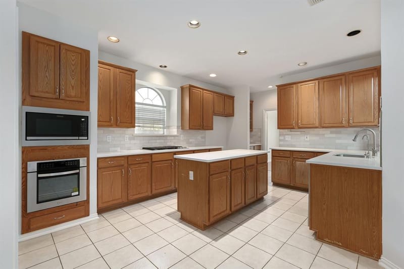 321 Andre Drive, Irving TX 75063 - Photo 14