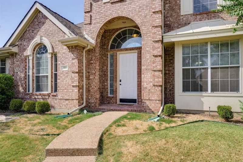 321 Andre Drive, Irving TX 75063 - Photo 4