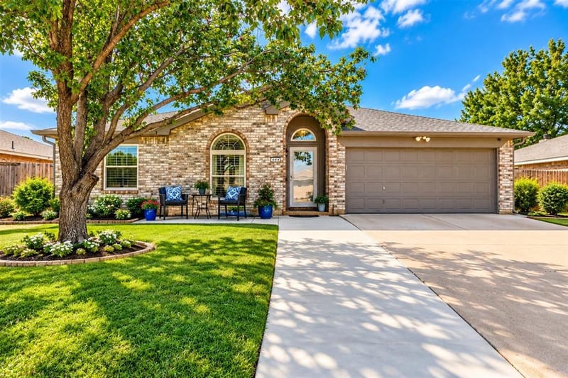 308 Candlestick Trail, Saginaw TX 76179