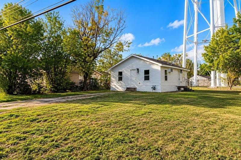 1301 E Grove Street, Kaufman TX 75142 - Photo 9