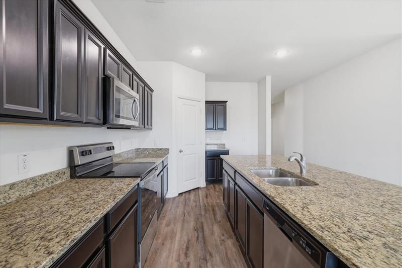 304 Sabine River Road, Glenn Heights TX 75154 - Photo 6