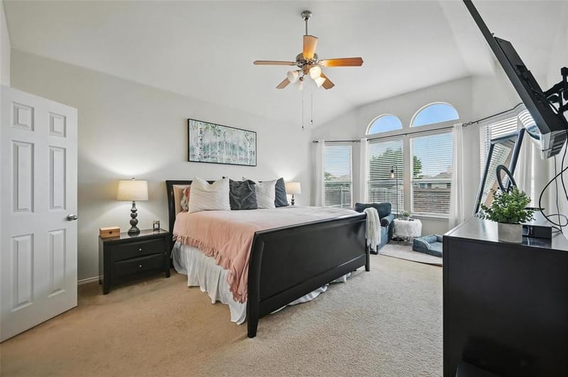 421 Roundrock Lane, Fort Worth TX 76140 - Photo 6