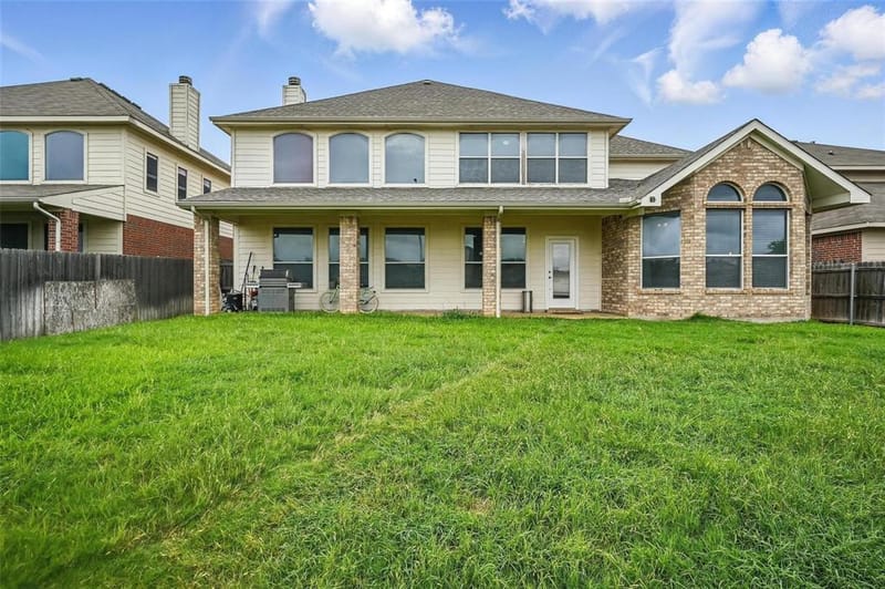 421 Roundrock Lane, Fort Worth TX 76140 - Photo 3
