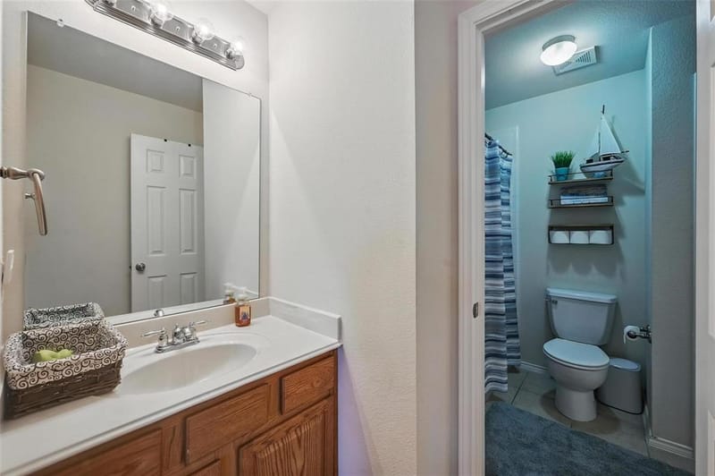 421 Roundrock Lane, Fort Worth TX 76140 - Photo 32