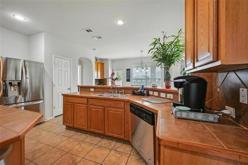 421 Roundrock Lane, Fort Worth TX 76140 - Photo 19