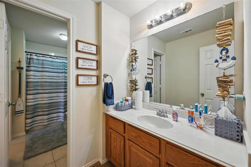 421 Roundrock Lane, Fort Worth TX 76140 - Photo 31