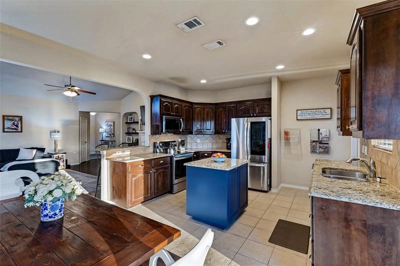10909 Hawks Landing Road, Fort Worth TX 76052 - Photo 12