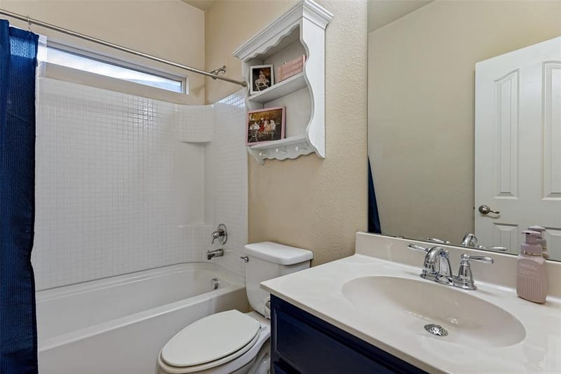 10909 Hawks Landing Road, Fort Worth TX 76052 - Photo 24