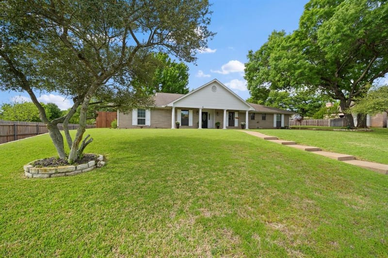 1814 Lakeridge Drive, Weatherford TX 76087 - Photo 2