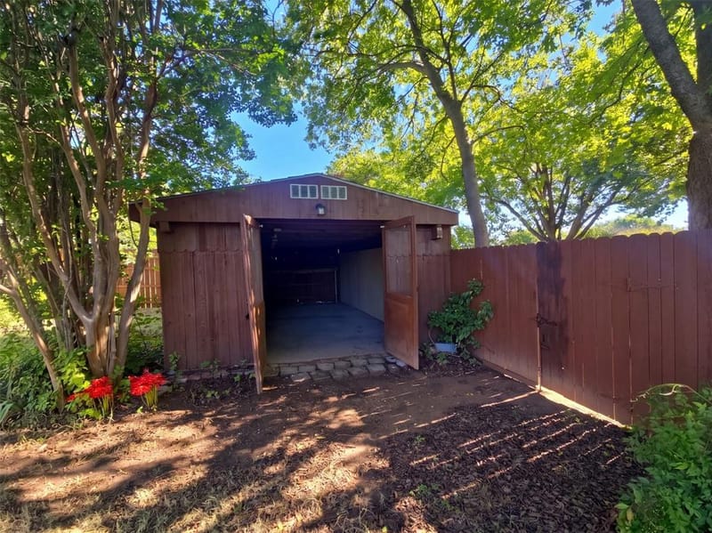 1509 Jefferson Street, Bowie TX 76230 - Photo 19